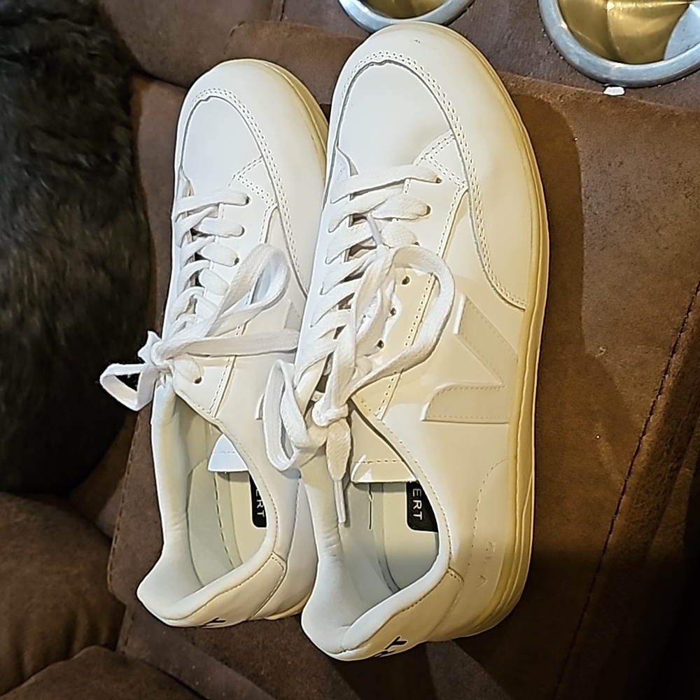 Vert (Veja) white V-12 US 6.5